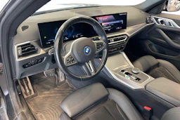 musta BMW i4 2024 kuva 3.
