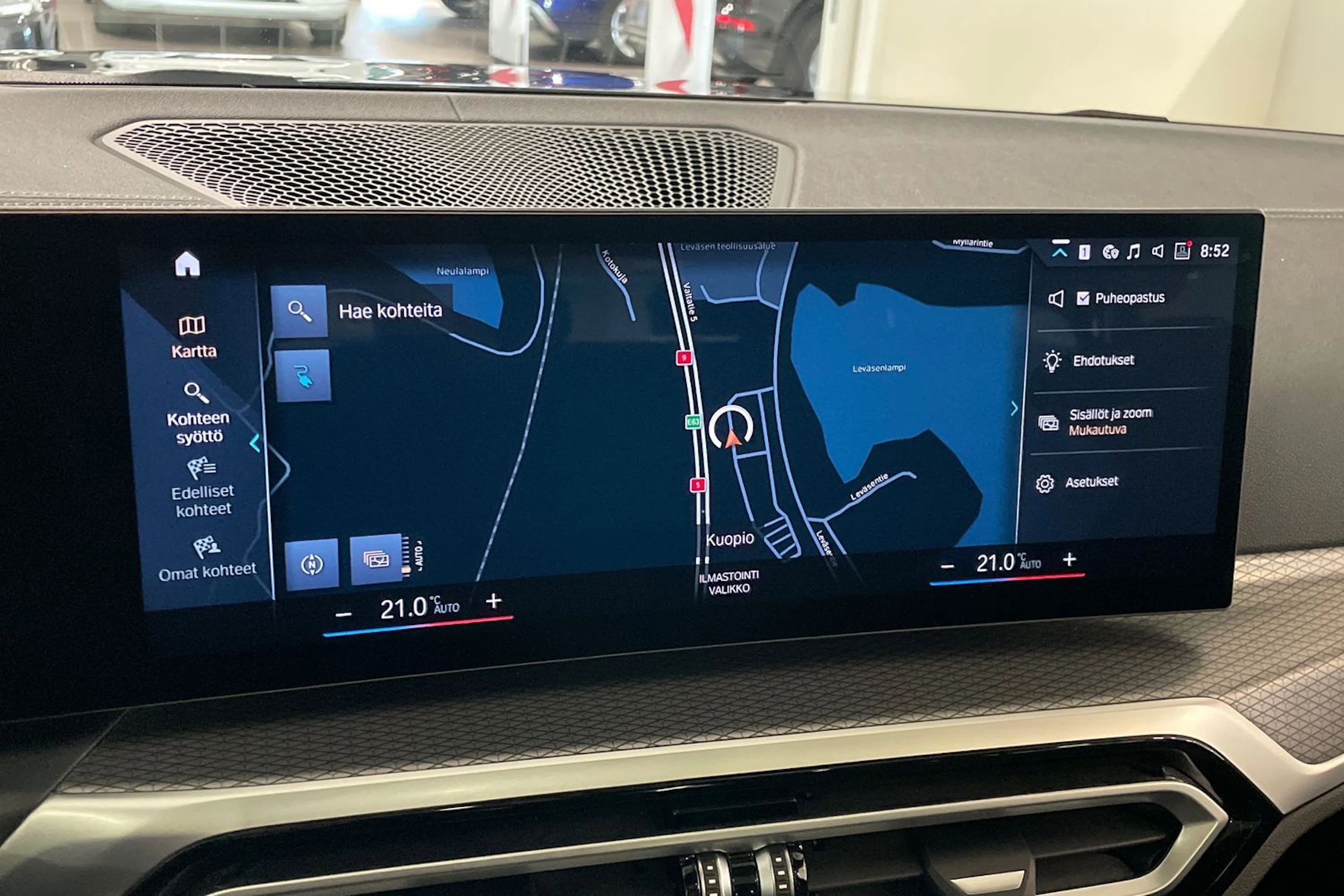 musta BMW i4 M50 2024 kuva 12.