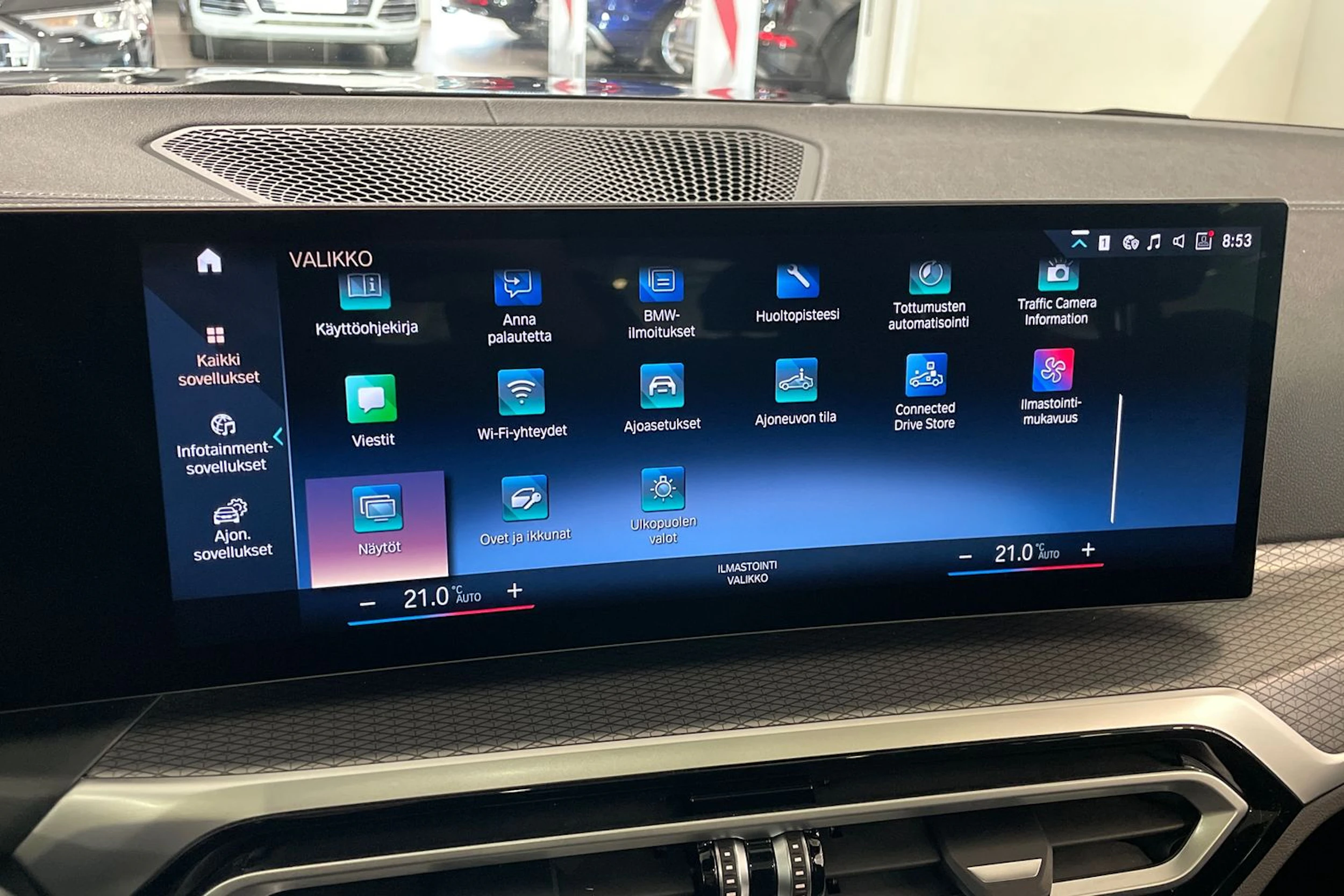 musta BMW i4 M50 2024 kuva 15.