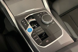 musta BMW i4 M50 2024 kuva 18.