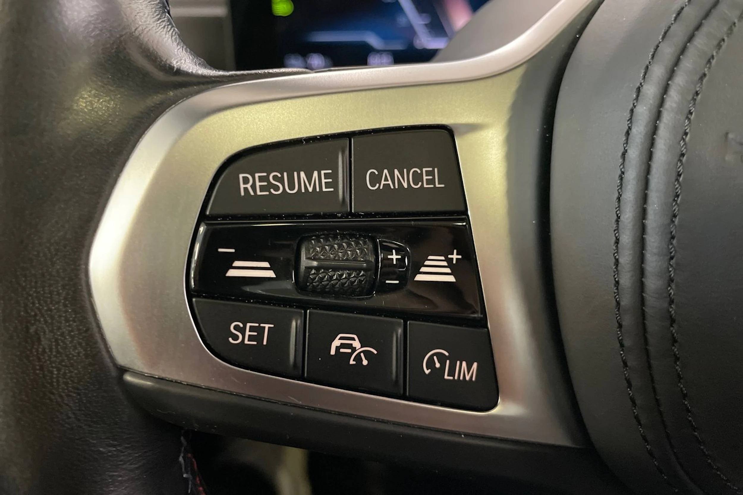 musta BMW i4 M50 2024 kuva 20.