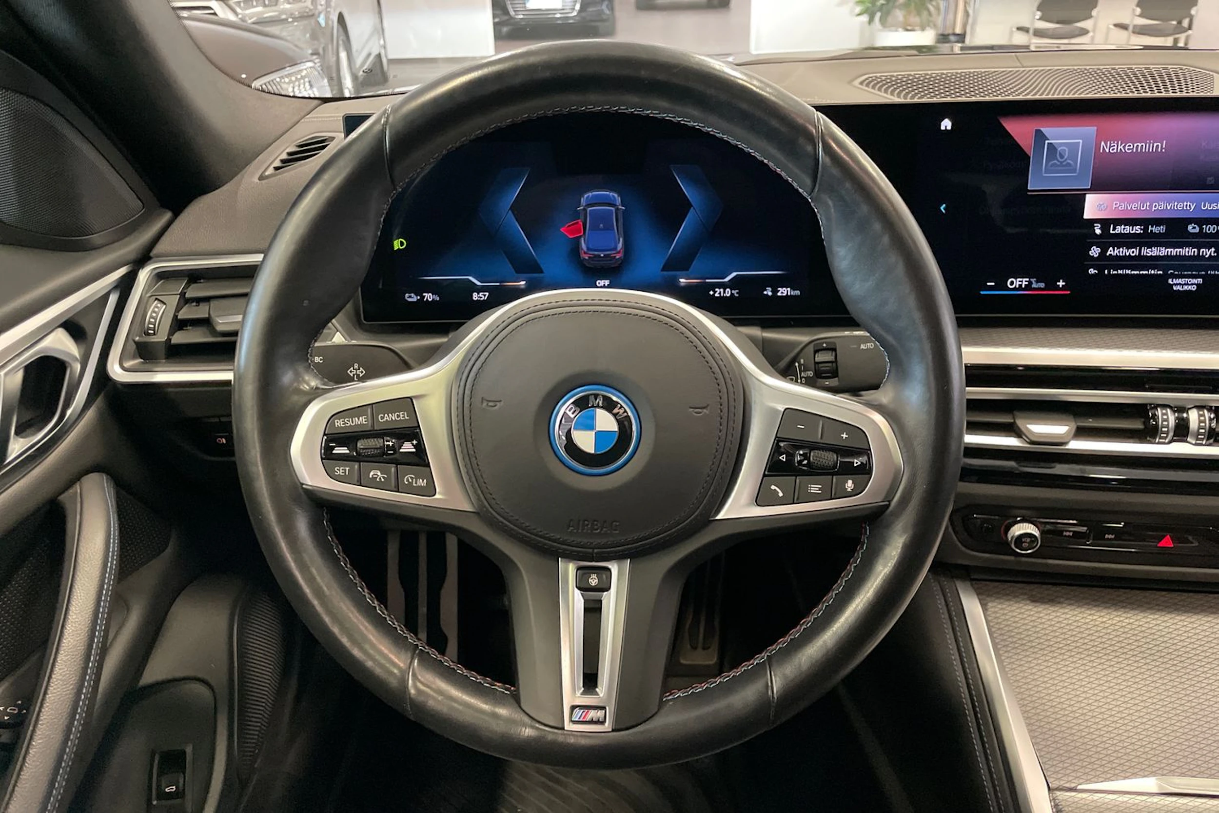 musta BMW i4 M50 2024 kuva 24.