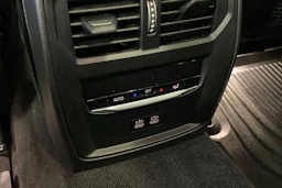 musta BMW i4 M50 2024 kuva 25.