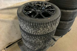 musta BMW i4 2024 kuva 4.