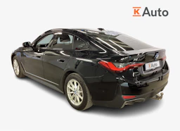 musta BMW i4 2024 kuva 2.