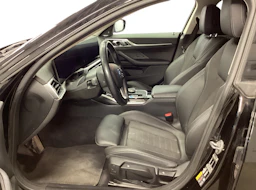 musta BMW i4 2024 kuva 3.
