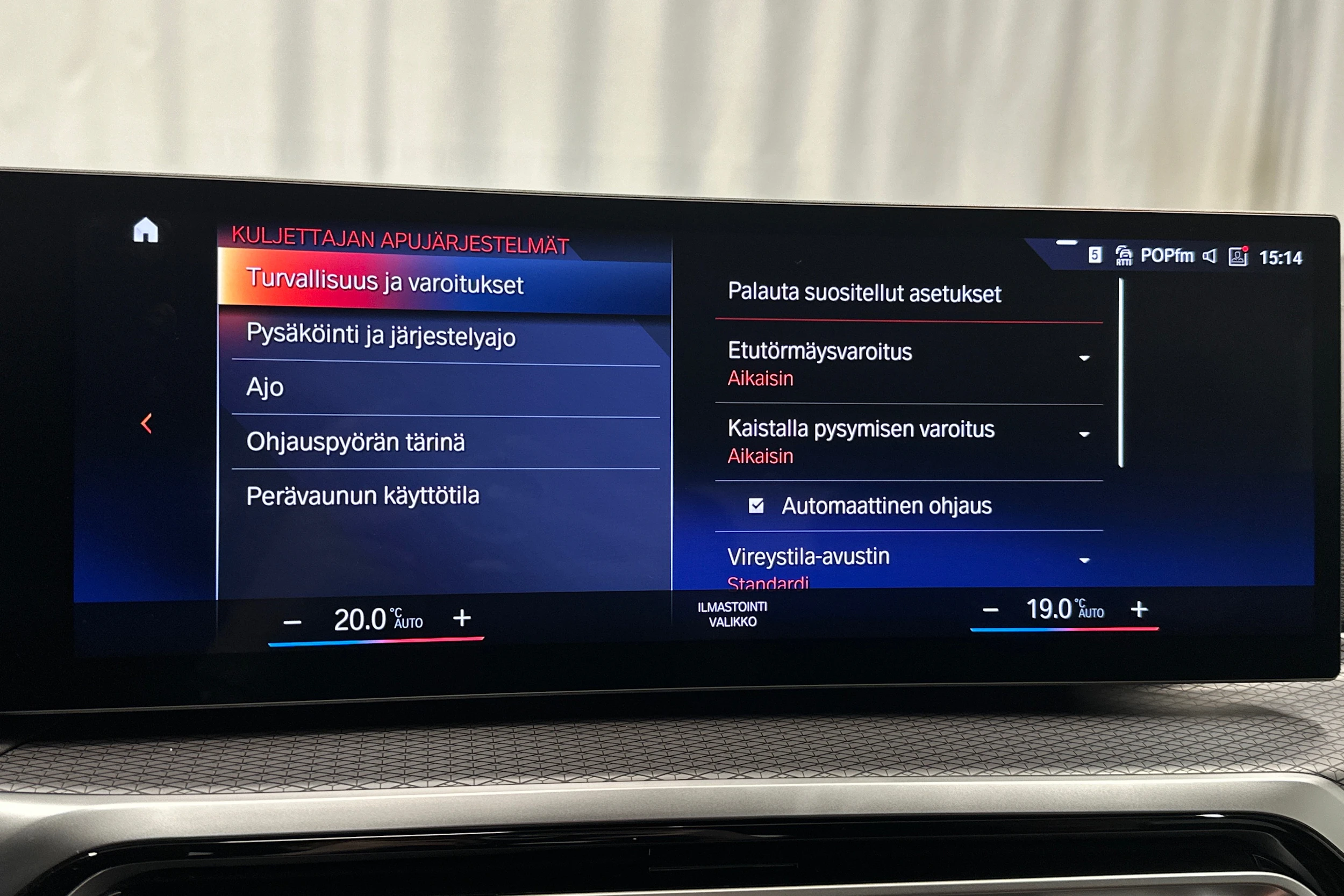 valkoinen BMW i4 2024 kuva 31.