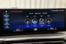 valkoinen BMW i4 2024 kuva 32.
