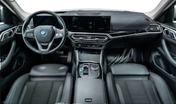 harmaa BMW i4 2024 kuva 6.