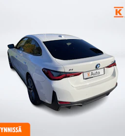 valkoinen BMW i4 2024 kuva 3.