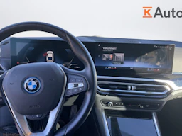 valkoinen BMW i4 2024 kuva 4.