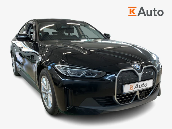BMW i4 eDrive40 | ENNAKKOMYYNNISSÄ |