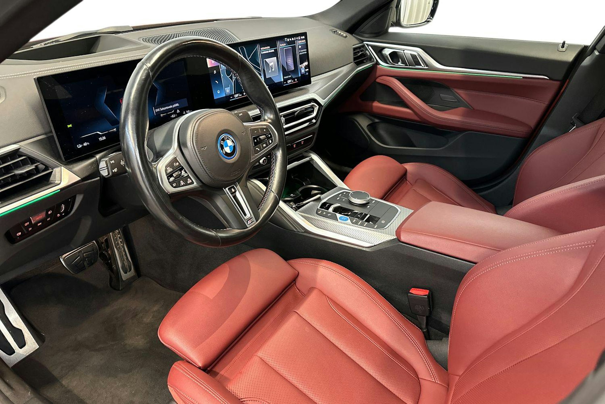 oranssi BMW i4 2024 kuva 7.
