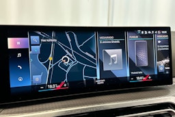 oranssi BMW i4 2024 kuva 21.