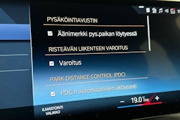 oranssi BMW i4 2024 kuva 25.