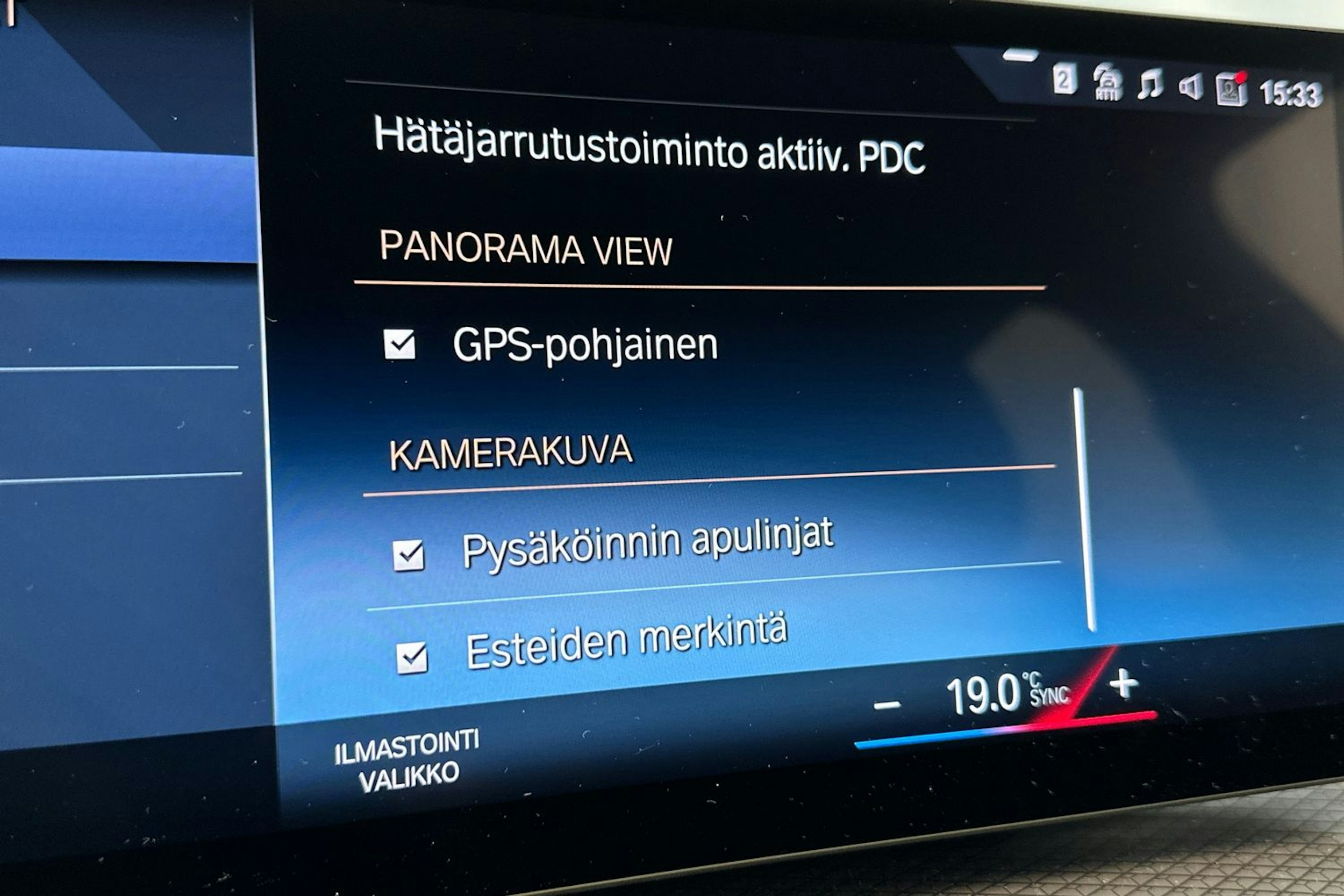 oranssi BMW i4 2024 kuva 26.