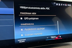 oranssi BMW i4 2024 kuva 26.