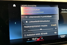 oranssi BMW i4 2024 kuva 27.
