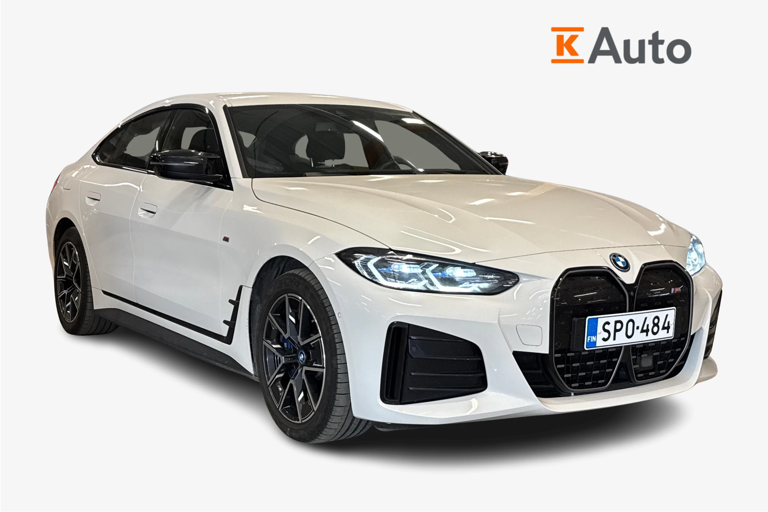 valkoinen BMW i4 2024 kuva 1.