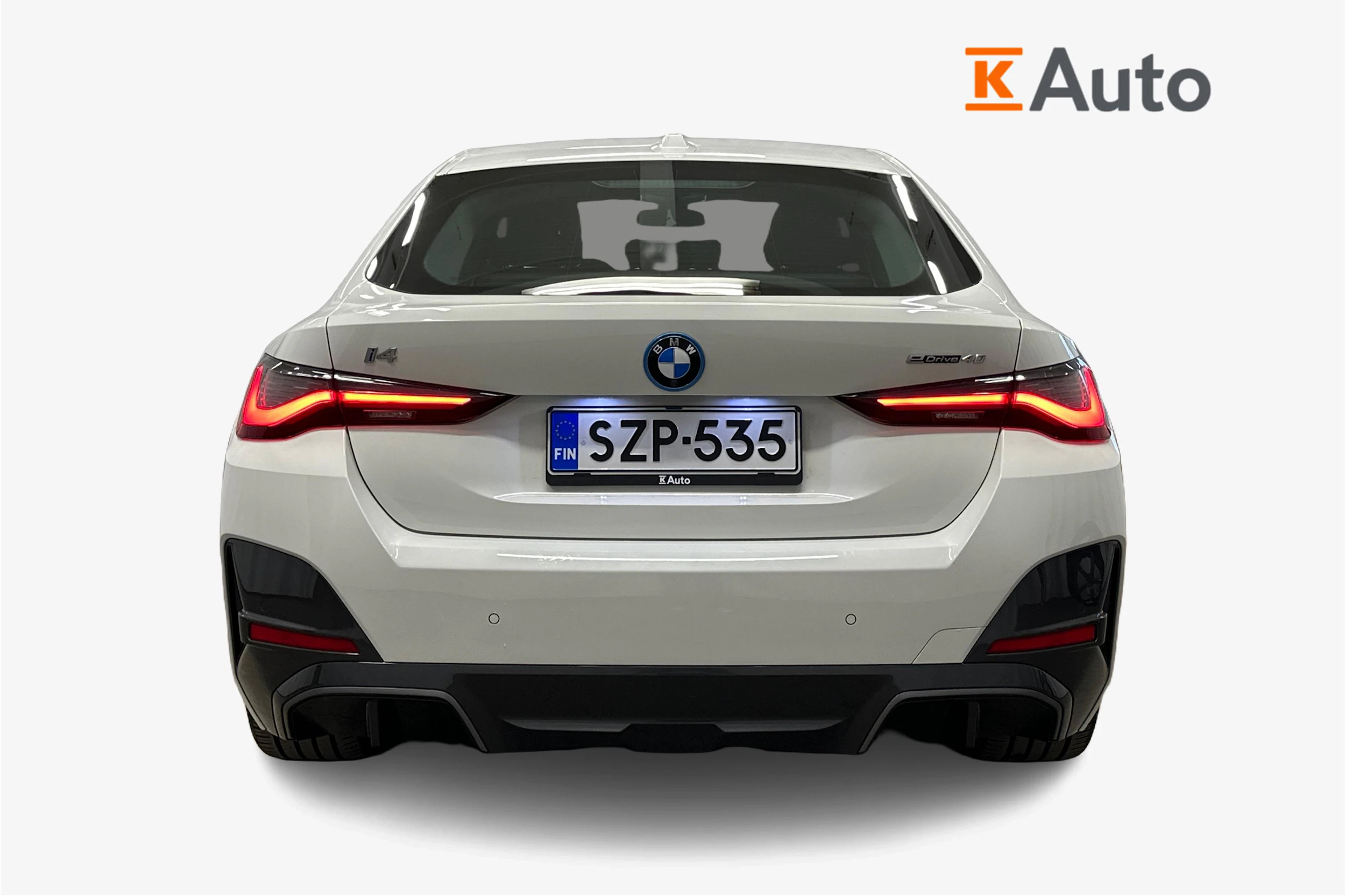 valkoinen BMW i4 2024 kuva 3.