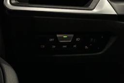 valkoinen BMW i4 2024 kuva 15.