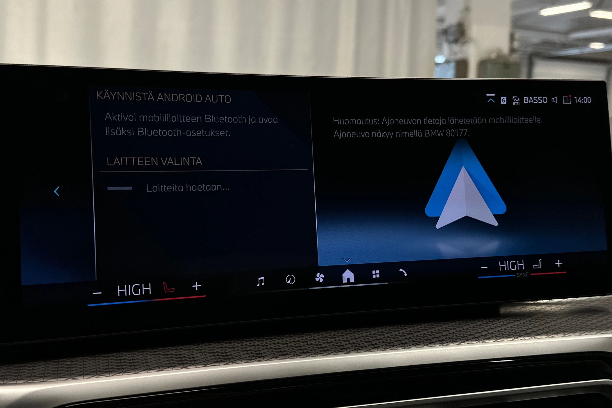 valkoinen BMW i4 2024 kuva 19.