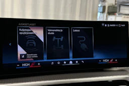 valkoinen BMW i4 2024 kuva 21.