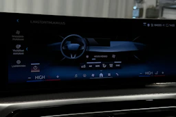 valkoinen BMW i4 2024 kuva 27.