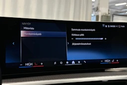 valkoinen BMW i4 2024 kuva 30.