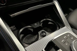 valkoinen BMW i4 2024 kuva 34.
