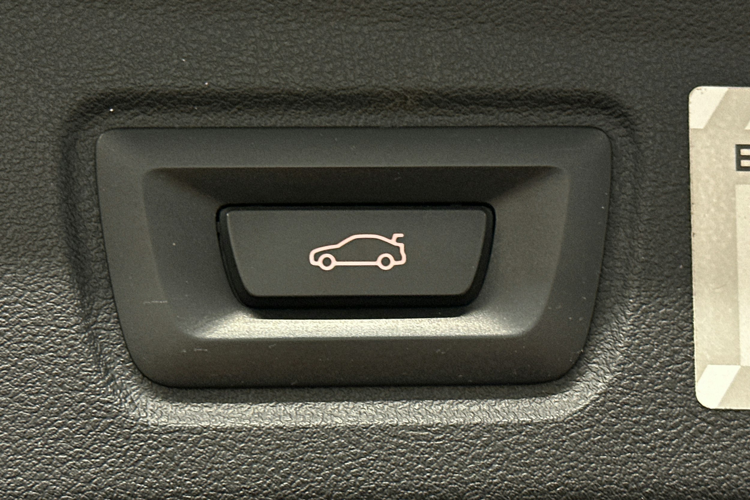 sininen BMW i4 2024 kuva 12.