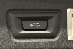 sininen BMW i4 2024 kuva 12.