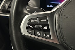 sininen BMW i4 2024 kuva 17.