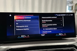 sininen BMW i4 2024 kuva 24.