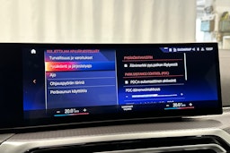 sininen BMW i4 2024 kuva 26.