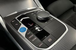 sininen BMW i4 2024 kuva 29.