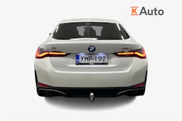 valkoinen BMW i4 2024 kuva 4.