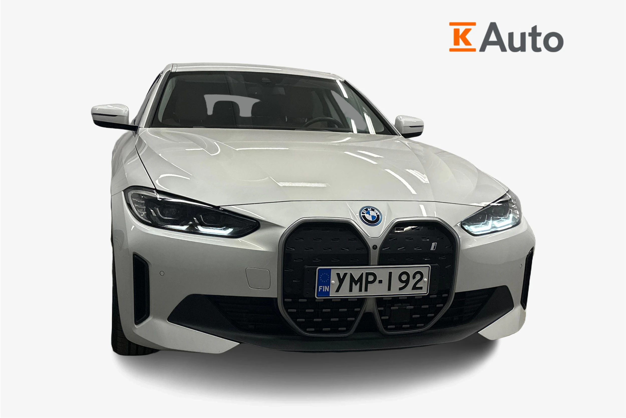 valkoinen BMW i4 2024 kuva 5.