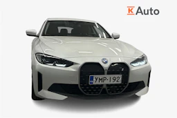 valkoinen BMW i4 2024 kuva 5.