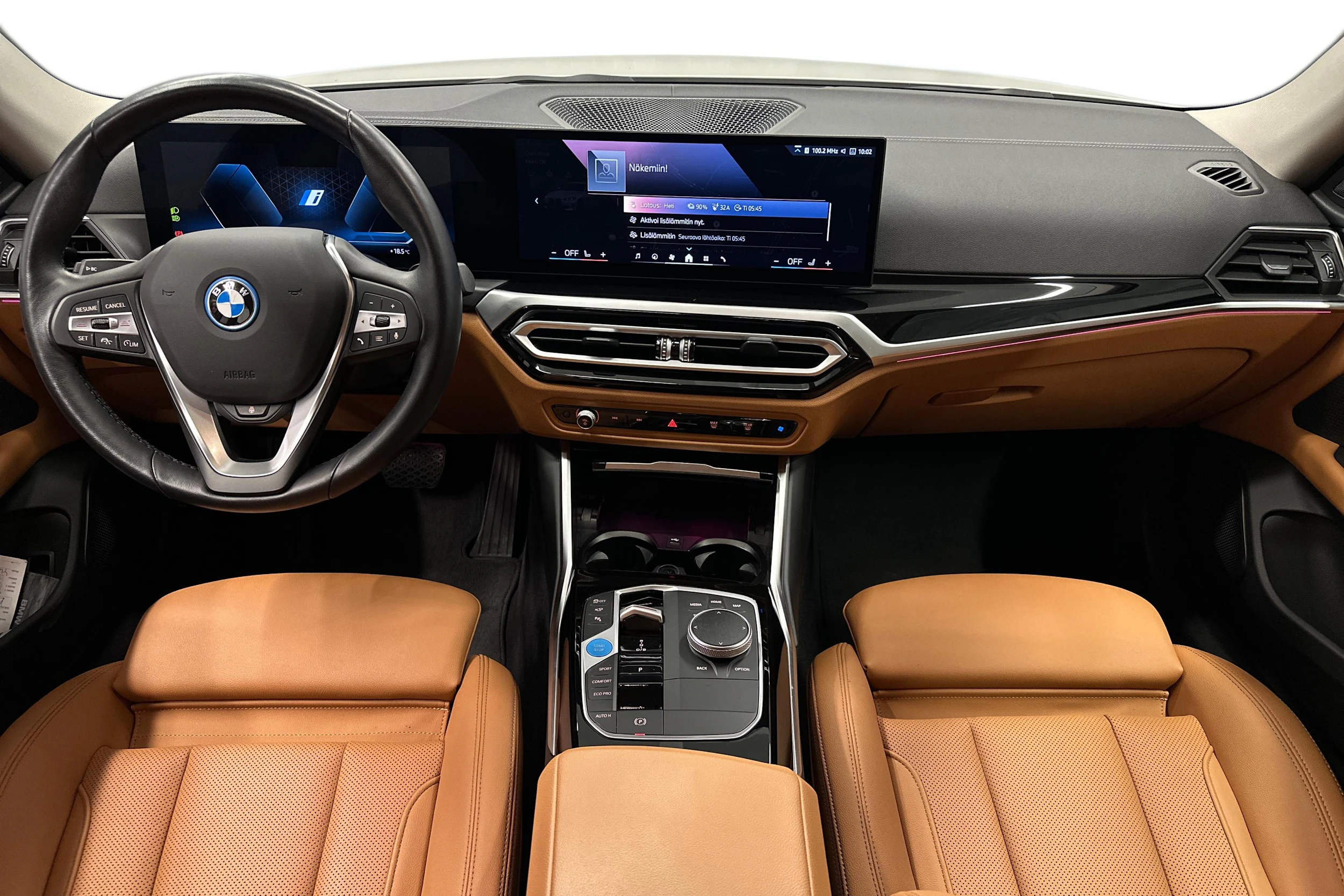 valkoinen BMW i4 2024 kuva 9.