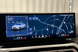 valkoinen BMW i4 2024 kuva 18.