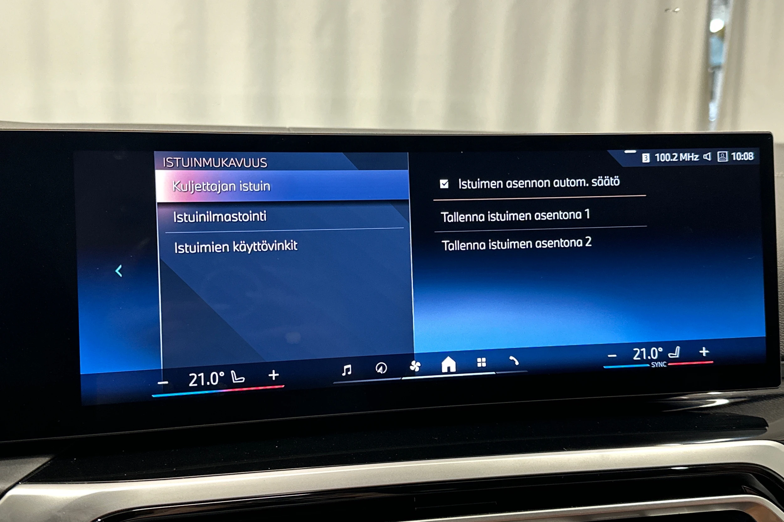 valkoinen BMW i4 2024 kuva 26.