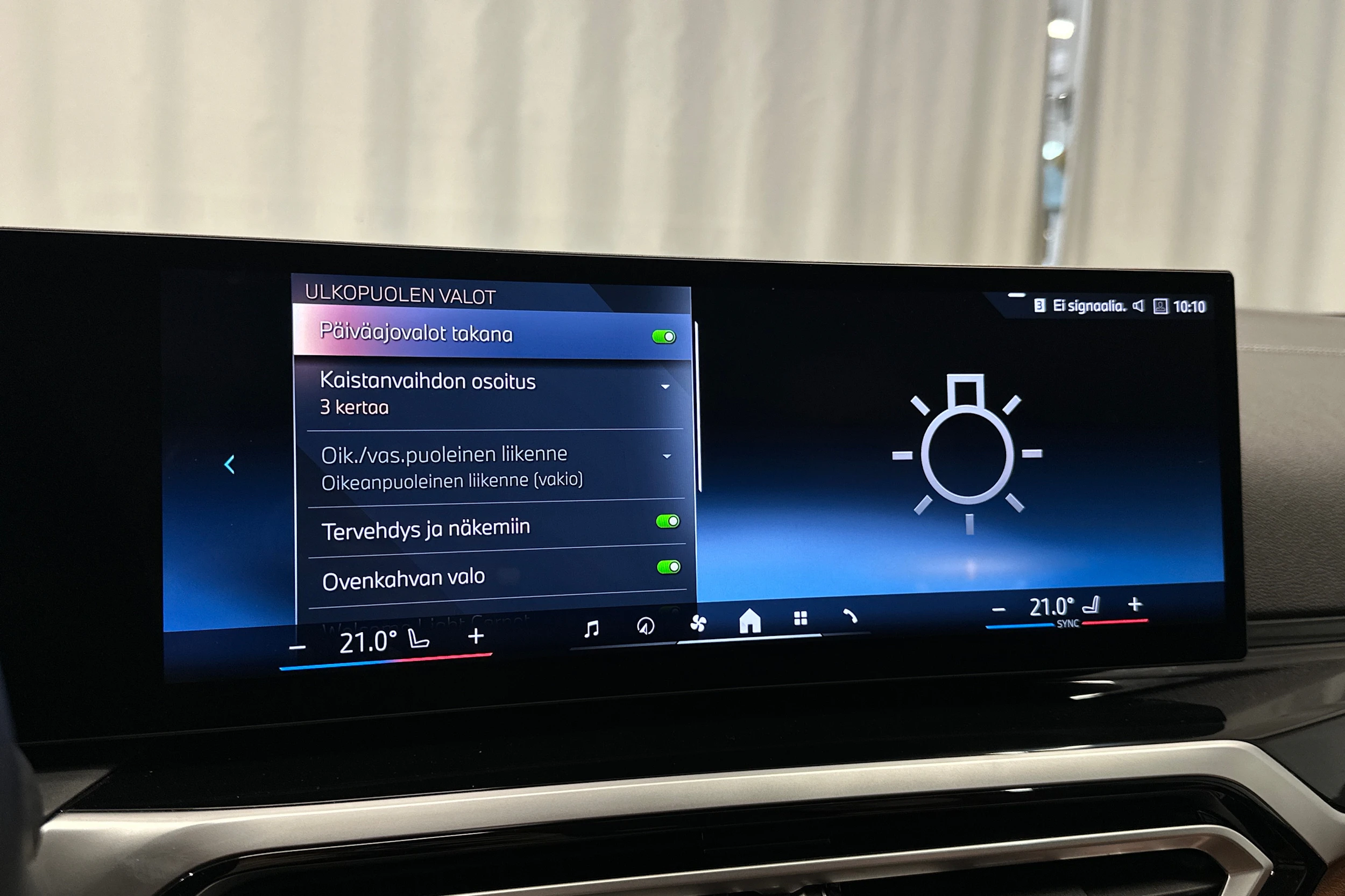 valkoinen BMW i4 2024 kuva 33.
