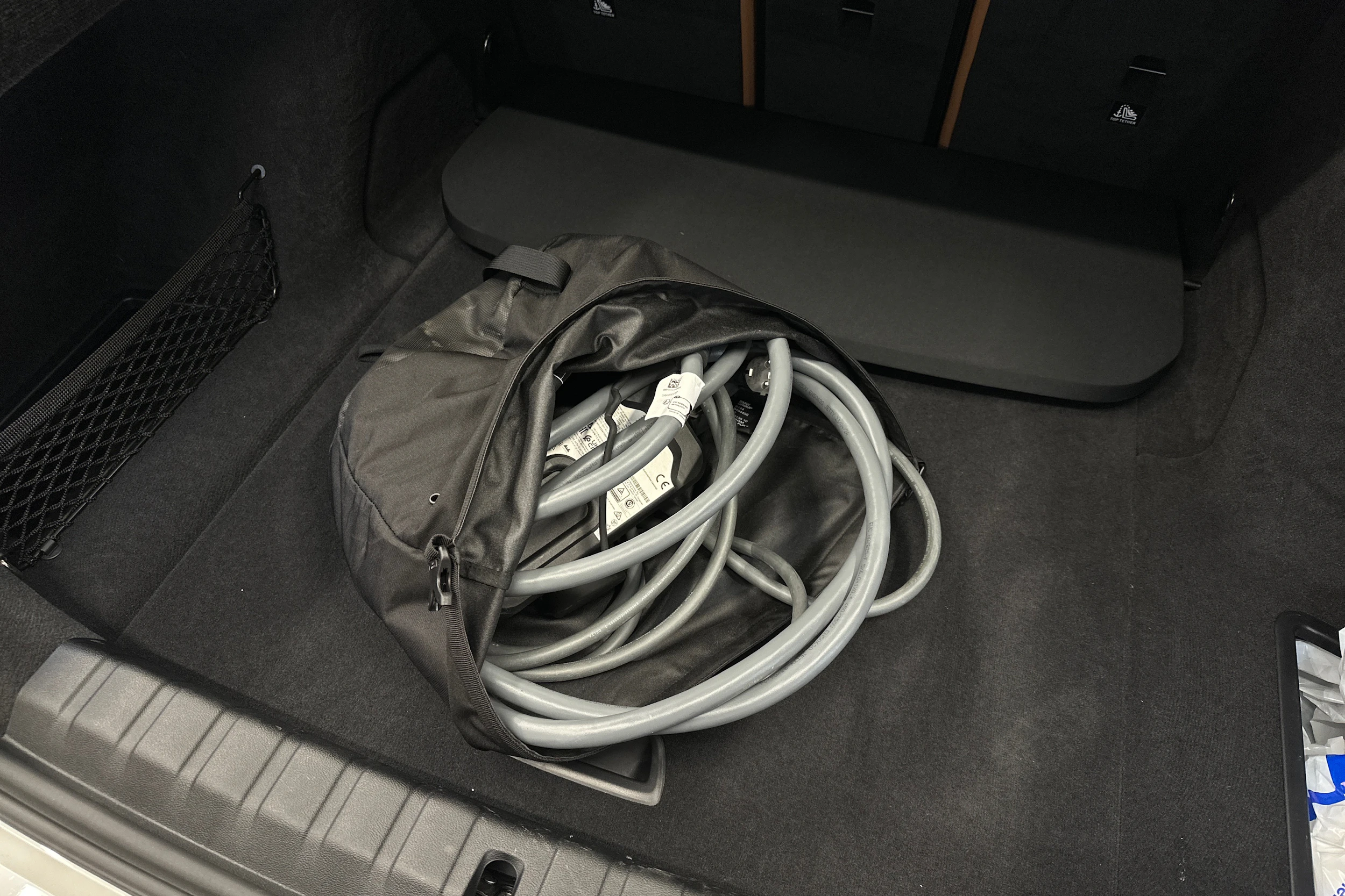 valkoinen BMW i4 2024 kuva 42.