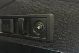 musta BMW i4 2024 kuva 13.