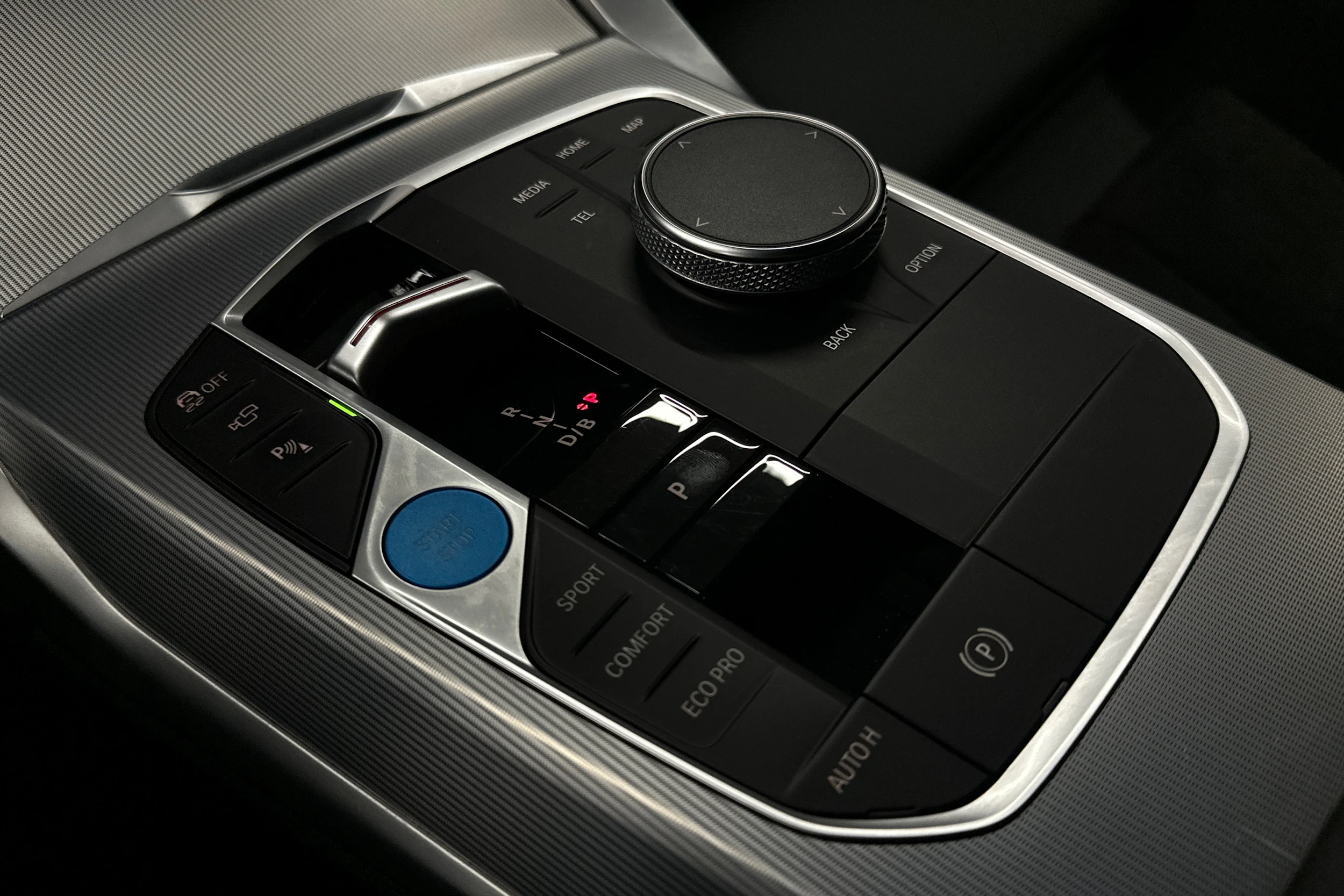 musta BMW i4 2024 kuva 34.