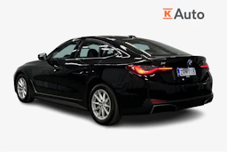 musta BMW i4 2024 kuva 3.