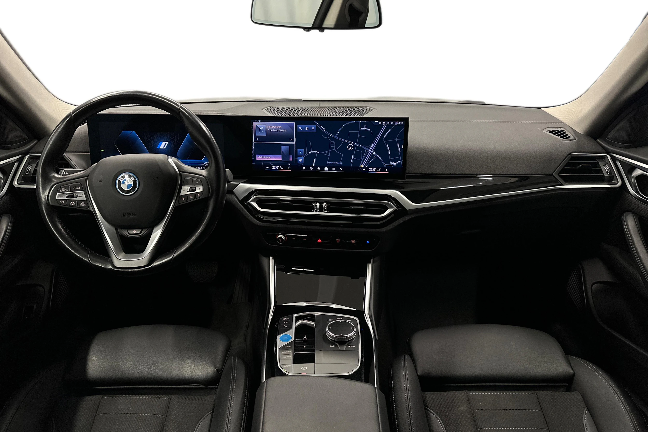 musta BMW i4 2024 kuva 9.
