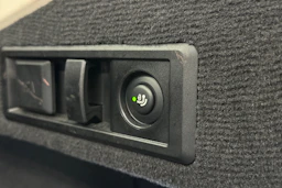 musta BMW i4 2024 kuva 17.