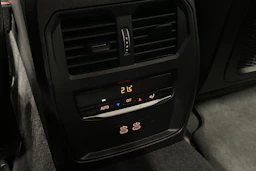 musta BMW i4 2024 kuva 18.